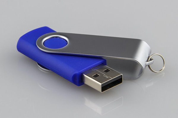 Datensicherung inkl. USB Stick